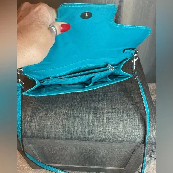 Nicole Miller Turquoise Croc-Embossed Satchel – Vibrant Teal Handbag - Picture 3 of 8